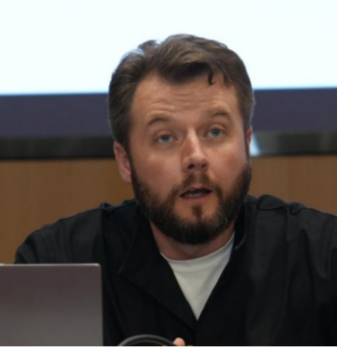 伊利亚 ·佐尔⾦